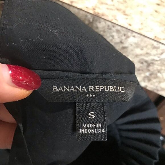 Banana Republic Small Sleeveless Blouse - Picture 6 of 8